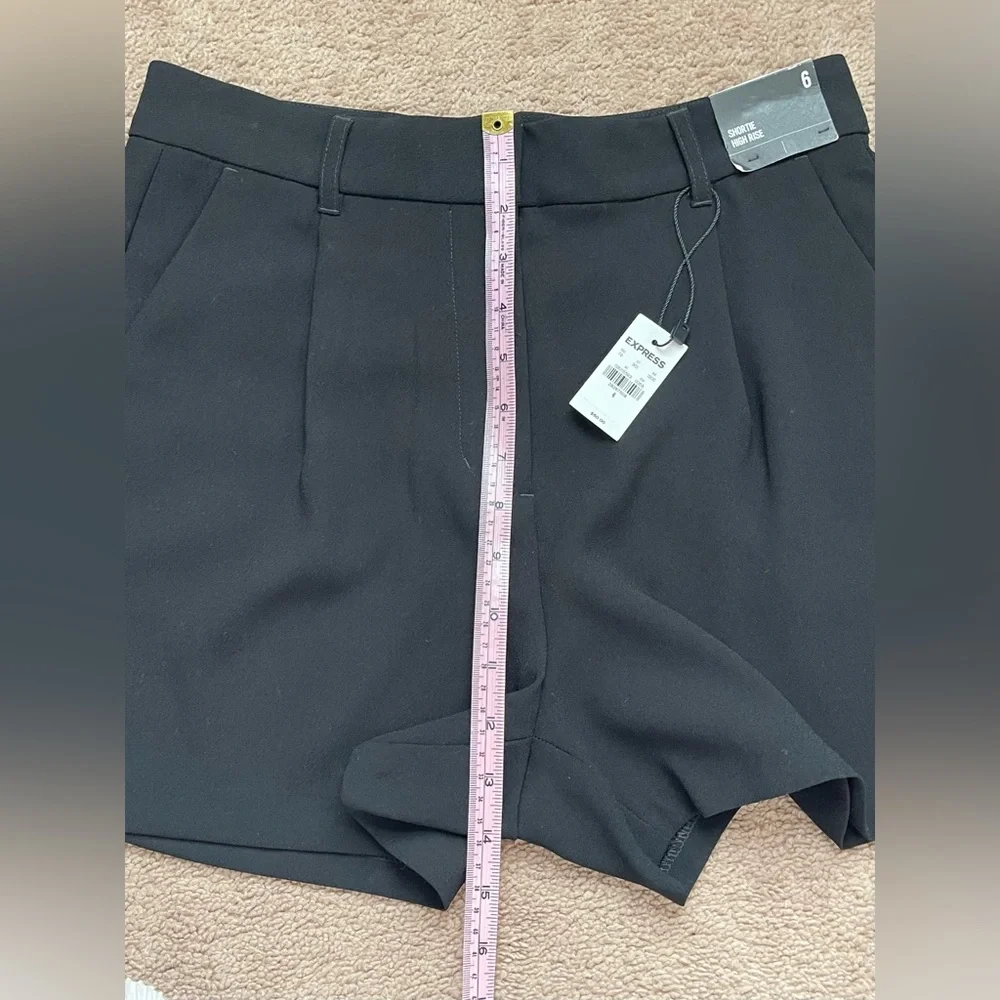 Express Shortie High-Rise Short - Picture 4 of 5
